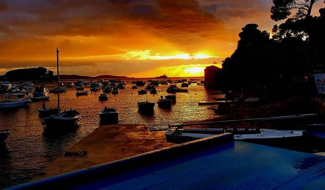 Eywa bar & street food restaurant Hvar